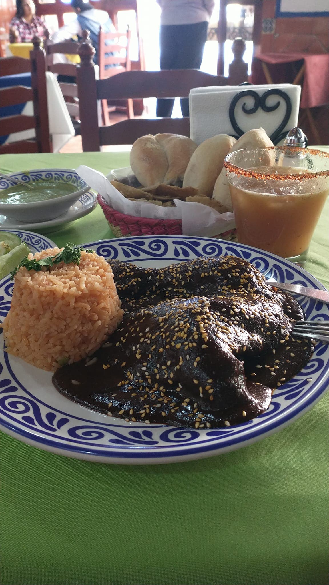 Mole con Arroz: Una Tradición Poblana que Sabe a Hogar